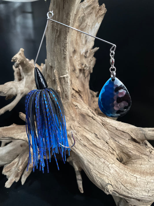 3/8 oz black and blue spinnerbait with a #5 Colorado blade. Wired skirt and #3/0 hook with snap ring. Great for catching bass