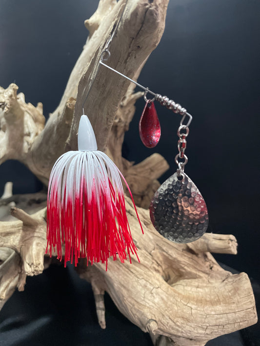  This Red and White Bass Spinnerbait fishing lure features a 3/8 oz weight and a #4/0 hook, 