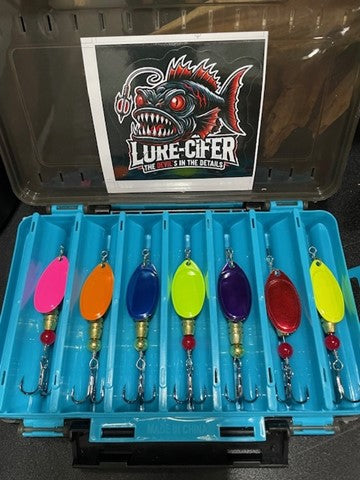 Box of 14 fishing lures, 3 sizes to choose from
