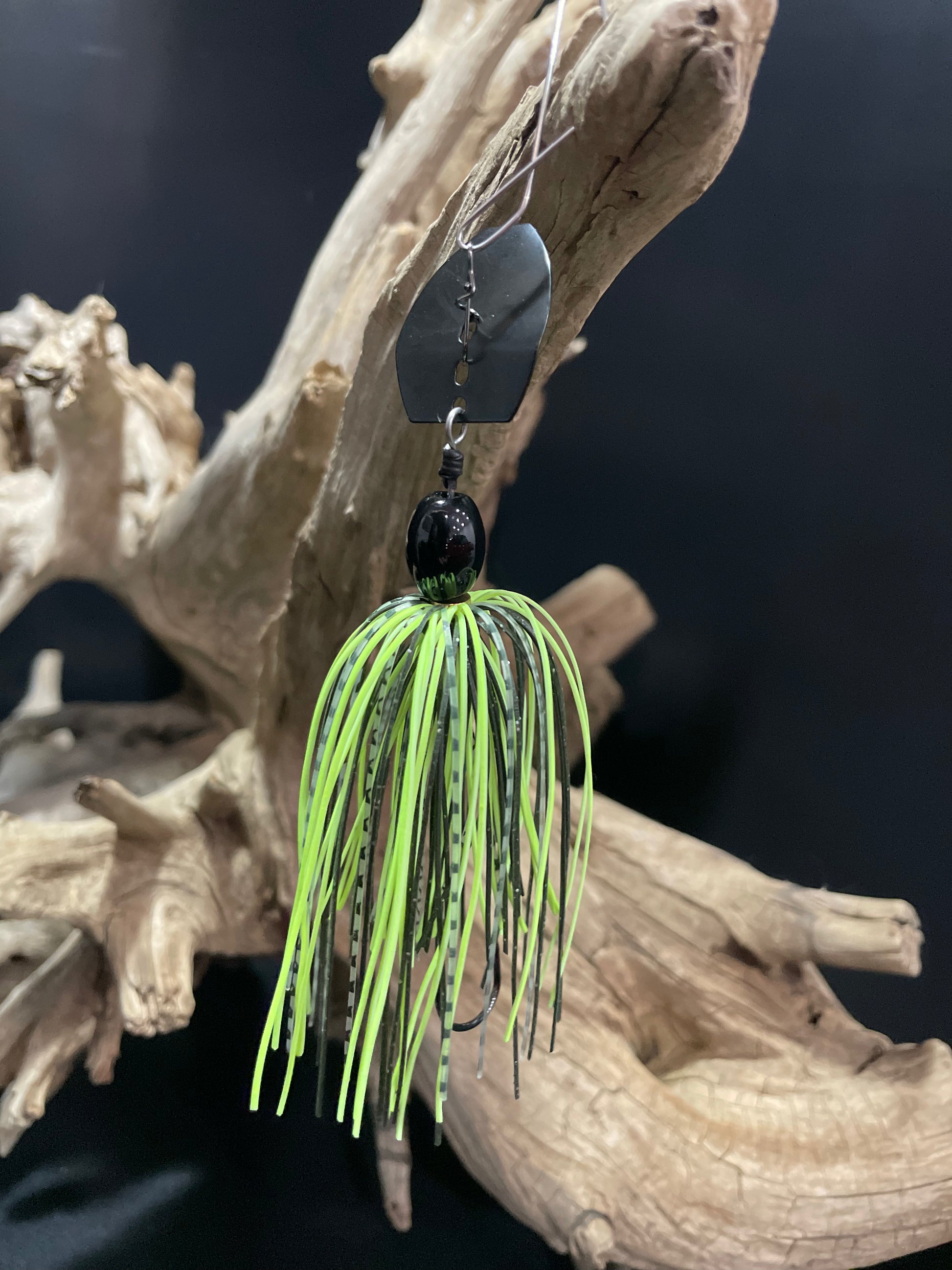 Strike Hazard is the ultimate fishing lure with its expertly designed black and chartreuse Chatterbait fishing lure, 3/8 oz weight, and #4/0 hook. Plus, you get to choose between a black or silver blade.
