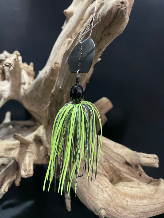Strike Hazard is the ultimate fishing lure with its expertly designed black and chartreuse Chatterbait fishing lure, 3/8 oz weight, and #4/0 hook. Plus, you get to choose between a black or silver blade.