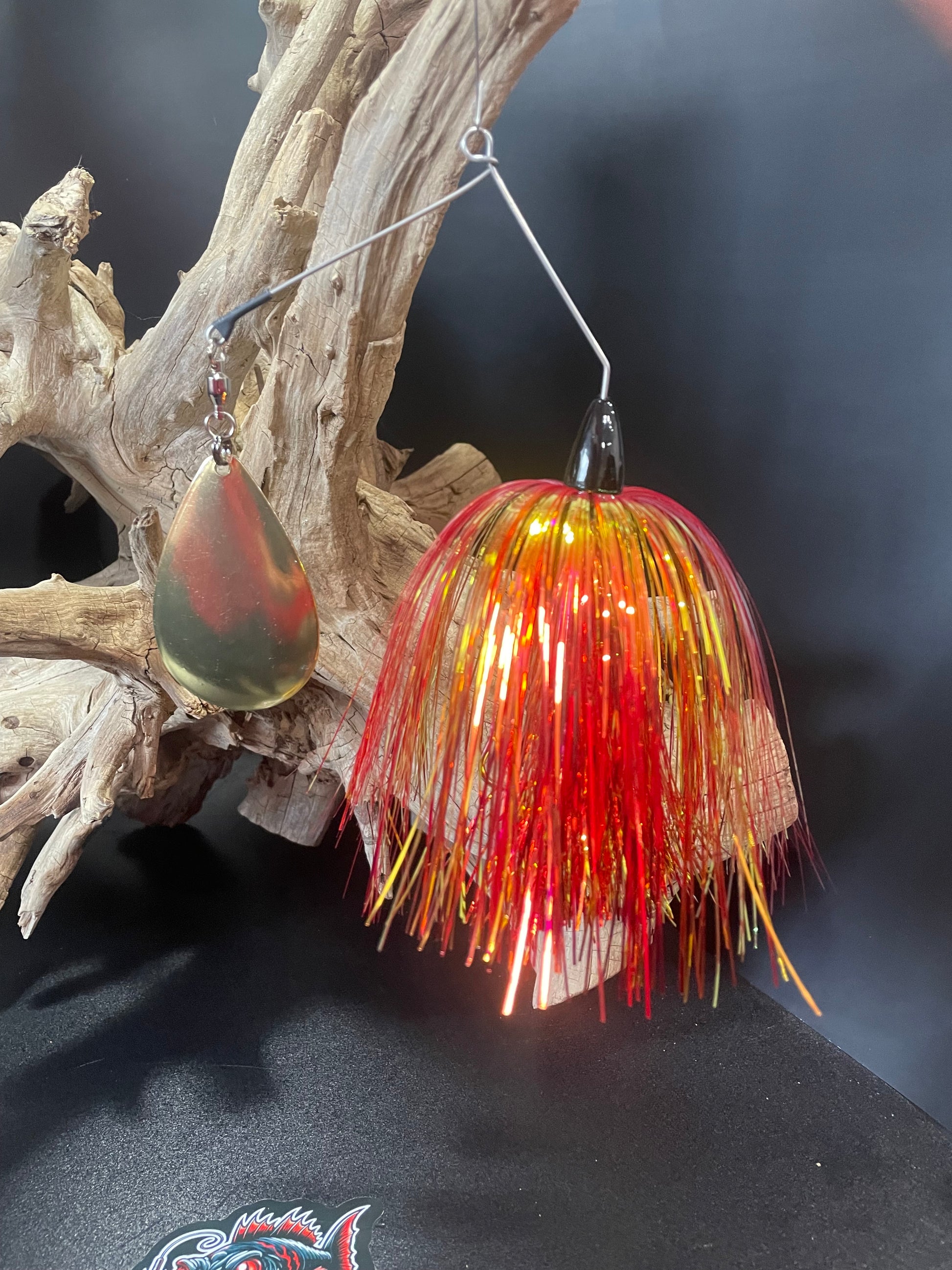 Introducing the Sunrise Muskie/Pike Spinnerbait. With its 1 oz head and your choice of #8 hex blade or #10 blade, this spinnerbait offers the perfect combination of weight and blade size for maximum fish attraction. It's a must-have for any serious anglers. Pro-Tec clear blades for durability and to prevent corrosion. Picture showing #10 Blade. 